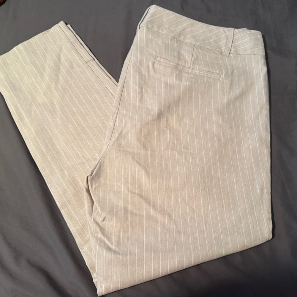 Van Heusen Cream Pinstripe Capris